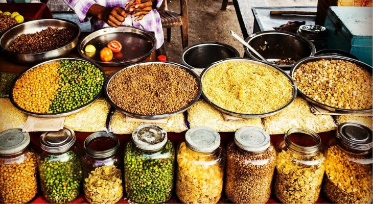 Neighar’s Delhi Gastronomy Guide: Exploring the Best Neighborhood Cuisines with Friends